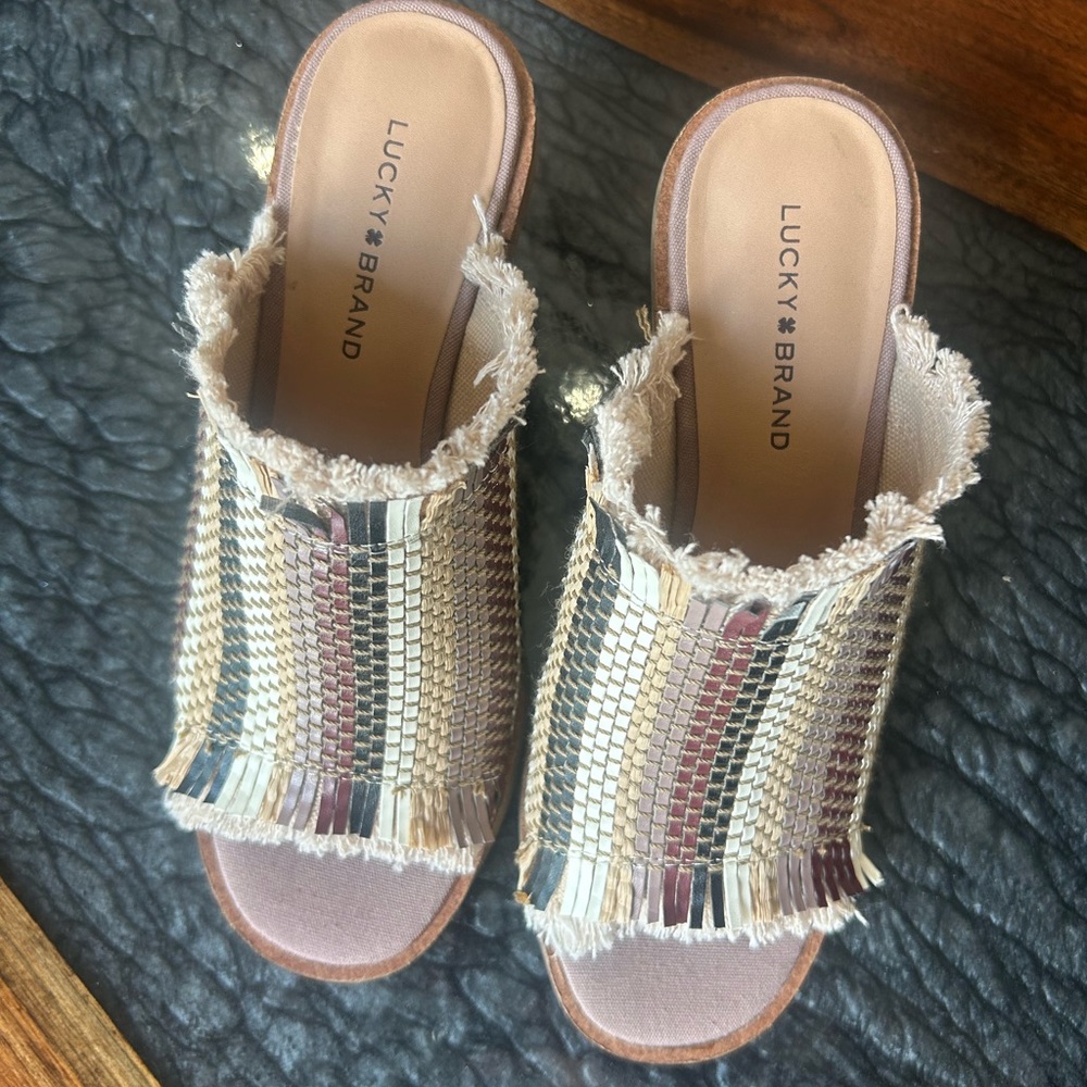 Lucky Brand stylish wedges